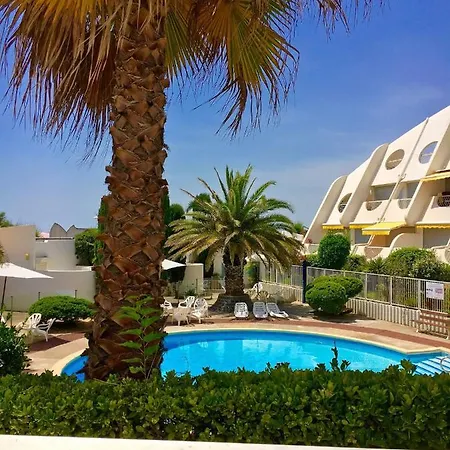 Le Soupir Des Palmiers. Ideal Couple, Piscine, Daire